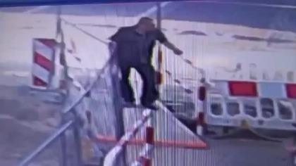 Pobicie 53-latka w Kępnie .  19-letni kozak z Ukrainy zaatakował od tyłu i skopał Polaka, który trafił  mp4 686x432
