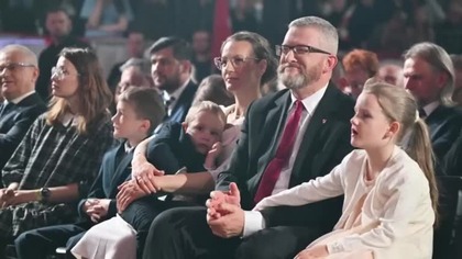 Tragedia w rodzinie Grzegorza Brauna.  Stracił dwoje dzieci.  Serce pęka po jego wyznaniu