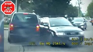 Pirat w Volkswagenie za wszelką cenę próbuje uciec przed policją.  STOP PIRAT