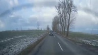 Salto i piruet seata nad drogą.