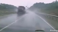 Bardzo mocna kompilacja wypadk&oacute;w samochodowych +18
