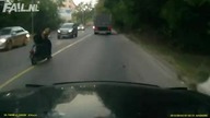 ZASNĘŁA, prowadząc skuter!
