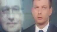 Bronisław Komorowski chodzi z rozpiętym rozporkiem 