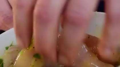 SOUVLAKI Z MROŻONYM OGÓRKIEM