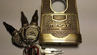 Ciekawa kłódka Mindy - Super Class Lock 5*(tak przynajmniej twierdzi producent) - atak bez klucza.