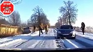 Wyprzedzanie na lodzie i zderzenie z pojazdem.  STOP PIRAT