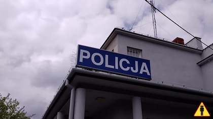 radiowóz - w dniu dzisiejszym chodnik nieczynny 5 (1080p 30fps H264-128kbit AAC-polski)