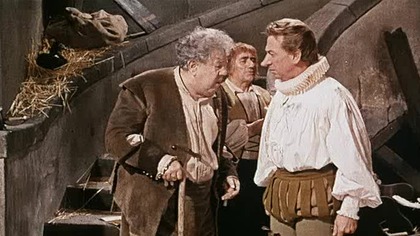 Rok 1642. Cyrano (José Ferrer) i DArtagnan (Jean-Pierre Cassel) spotykają się na drodze do Paryża. Stają się przyjaciółmi w czasie podróży pełnym pułapek. W stolicy, Cyrano jest w służbie króla Ludwika XIII (Philippe Noiret) i zostaje muszkieterem DArtagnana za przyczyną Anny Austriaczki (Laura Valenzuela). Panowie zakochują się w dwóch pięknych kobietach Ninon de lEclos (Sylva Koscina) i Marion de lOrme (Daliah Lavi), które postanawiają uwieść przy pomocy drobnego fortelu.