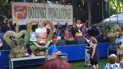 Cyganeria z Góry Puławskiej na scenie - Dożynki Powiatowe w Nałęczowie - 12. 08. 2018 r.