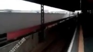 Dziewczyna i pociąg