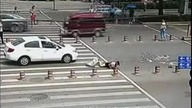 Kobietę potrąciło auto  Świadkowie pobiegli     