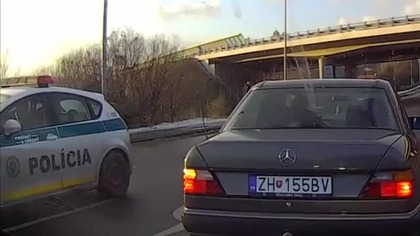 Policja daje popis na drodze