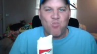 Zjada drążek Old Spice w 1 minutę