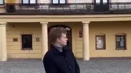 Cieszyn jest jednym z nielicznych miast w Polsce, które wciąż eksponuje flagi Ukrainy w honorowym