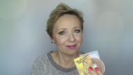 Konturowanie twarzy - pudry brązujące i pędzle.