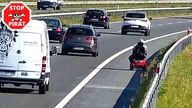Wózkiem inwalidzkim po drodze ekspresowej S17 Lublin-Warszawa.  STOP PIRAT