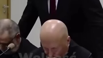 BRAUN MODLI SIĘ ZA Ż**ÓW!