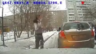 Kobieta parkuje