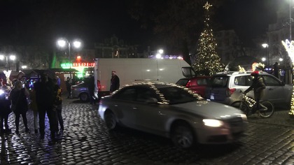 Orszak swiatecznych pojazd&oacute;w - Kamienna G&oacute;ra, 07.12.25 r.