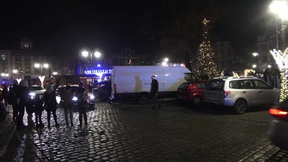 Orszak swiatecznych pojazdów - Kamienna Gora, 07. 12. 25 r.