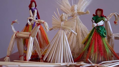 Ozdoby ze słomy powstałe na warsztatach rękodzielniczych w Kośminie