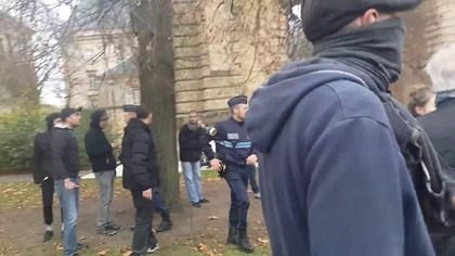Francuzi biją brawo podczas aresztowania antyislamskiej demonstracji