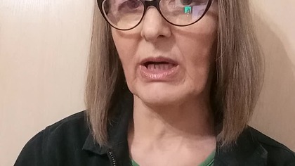 Film (45 sek).  19 lat płatnego nicnierobienia.  Za nasze pieniądze.