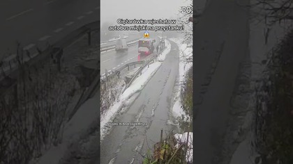 KIEROWCA TIRA WJECHAŁ W AUTOBUS MIEJSKI