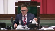 Komedia na sali sejmowej.  Hołownia dostał uszka z grzybami od Berkowicza!