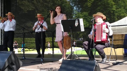 Duet Dziewanna z Wojciechowa i goście na 9.  Festiwalu Produktu Lokalnego w Nałęczowie 29. 07. 2018 r.