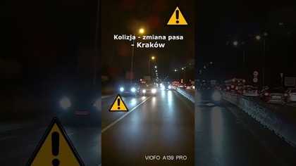Kolizja przy zmianie pasa - Kraków #shorts #rikordwidjo