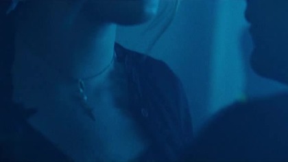 Clare Bleecker (Bella Thorne) wydaje się zwyczajną nastolatką z niewielkiego miasteczka. Mieszka z dziadkami, chodzi do katolickiej szkoły, jest weganką i wielką miłośniczką zwierząt. Pod tą pozornie niewinną fasadą kryje się jednak mroczna prawda - dziewczyna cierpi na zaburzenie dysocjacyjne tożsamości i bez skrupułów popełnia brutalne zbrodnie. Słyszy bowiem głosy, które nakłaniają ją do odbierania życia złym ludziom. Dziewczyna uważa, że to jej przeznaczenie. Do tej pory wszystko uchodziło jej płazem. Przychodzi jednak czas, gdy kolejne morderstwo wciąga ją w wir niebezpiecznych wydarzeń, któych nie jest w stanie zatrzymać.