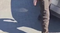 Agresywny mężczyzna pochodzenia ukraińskiego nie chciał wpuścić kobiety do jej auta.  Kobieta była  