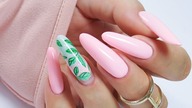 pastel leaves nails art / Gabrielle Nails