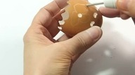 Jak uratować pękniętą pisankę? Łatwe. DIY #shorts #pisanki #wielkanoc #jakzrobic #jaja #azur #jajka