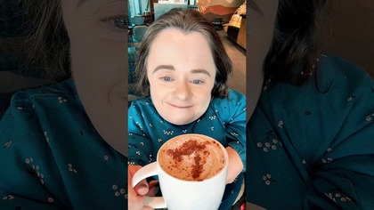 Test Mocha Mousse Latte ze Starbucksa  | #shorts | Magdalena Augustynowicz
