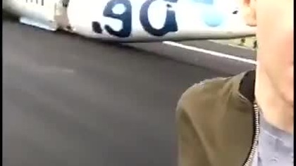 Awaria opony podczas lądowania samolotu