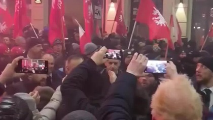 TŁUM OSZALAŁ! NAWROCKI NA MARSZU W POZNANIU! 