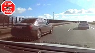 Złośliwe przyspieszanie podczas manewru wyprzedzania.  STOP PIRAT