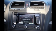 Ktoś zrobił downgrade zamiast upgrade, montuje więc RNS 315 zamiast androida i tempomat VW Caddy 14r