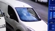 Oto dlaczego NIE warto palić w samochodzie