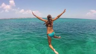 We freedive the deepest blue in the Bahamas // SailOceans