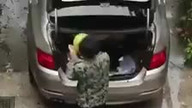 Kiedy masz wypakować zakupy z bagażnika
