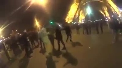 Francja -Zachowanie nowych obywateli Francji na eiffel ovo towers