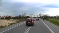 Pijany Mistrz driftu w Renault Kangoo