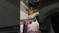 Jak wygląda Tesla bez baterii? #tesla #bateria #elektromobilność #danielgrzyb #motoryzacja