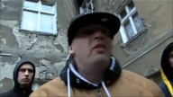 Peja disuje kule (ivona)