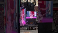 TAYLOR Swift wita fanów po polsku na koncercie