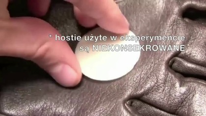 Ekskomunika przyjmowanie Komunii na rękę-poprzednie sobory!Masoni łączą katolików z protestantami-biorą na rękę nie wierząc w realną obecność..