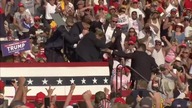 Trump wyprowadzany przez ochronę po zamachu